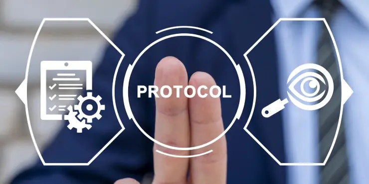 2doigts sur écran tactile appuie sur le mot protocol